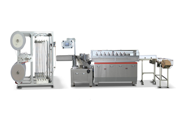 Paper products forming machine