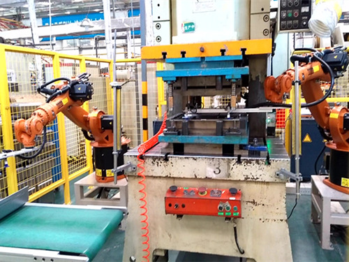 Stamping robot for automatic press production line